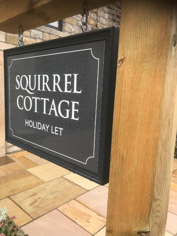 Squirrel Cottage Cowling Extérieur photo